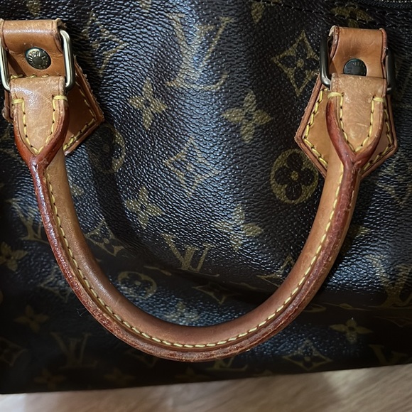 Vintage Louis Vuitton speedy 40. OBO - Picture 5 of 17